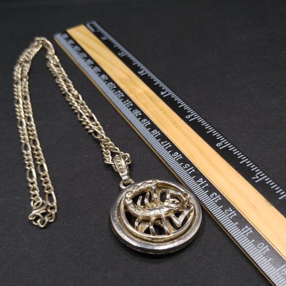 Vintage Zodiac Scorpio Pendant Necklace, Moving Scorpio, 1980s Vintage Jewelry - Picture 9 of 10